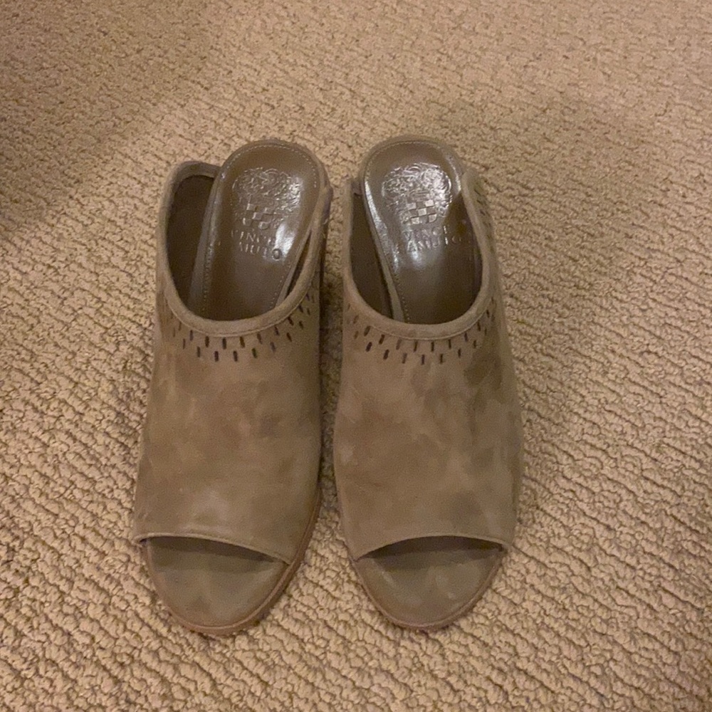 Vince Camuto slides